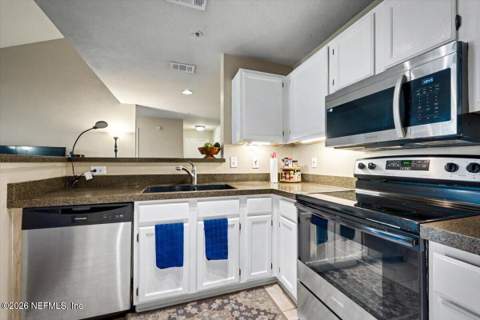 7701 Timberlin Park Boulevard #1338, Jacksonville FL - photo 8 of 33