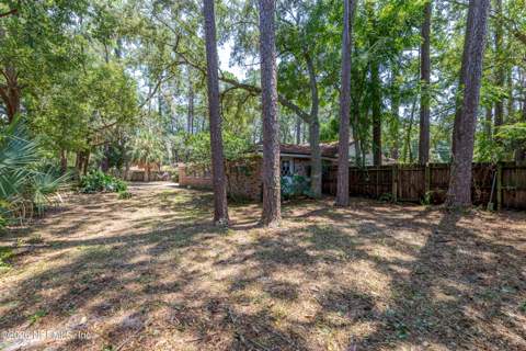 3057 Shady Drive, Jacksonville FL - photo 7 of 37