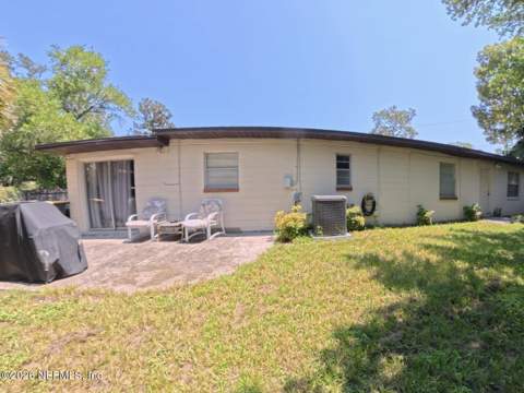 6230 Commodore Drive, Jacksonville FL - photo 14 of 27