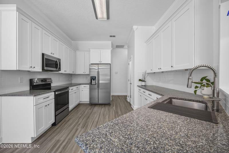 5 bedroom Single Family Residence at 656 Wyndham Court, Orange Park Cc, Orange Park — photo 5