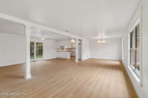 2153 Courtney Drive, Jacksonville FL - photo 8 of 48