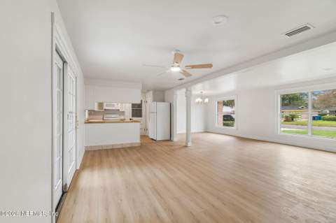2153 Courtney Drive, Jacksonville FL - photo 14 of 48