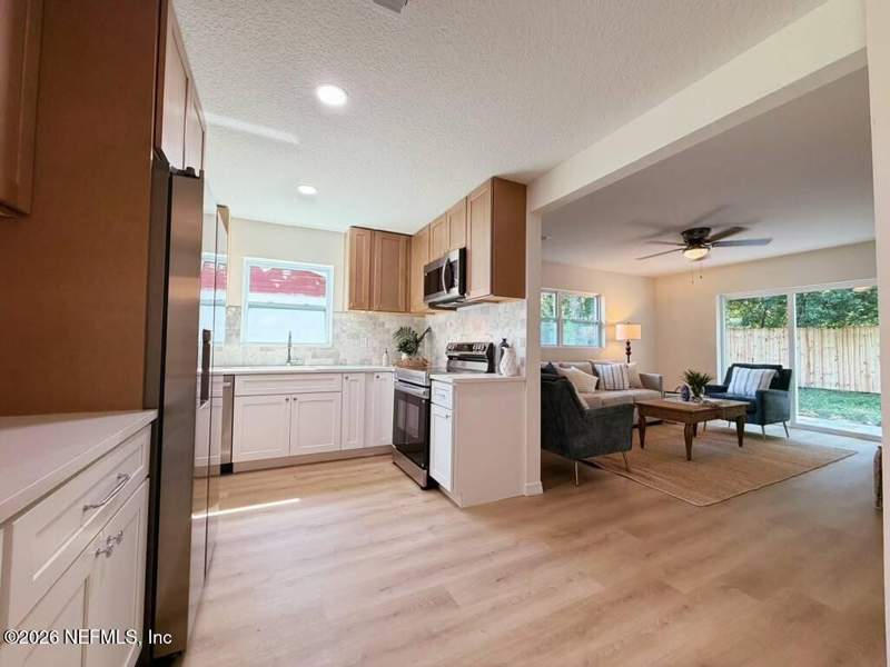 4 bedroom Single Family Residence at 5316 Robert Scott Dr S Drive, Santa Monica, Jacksonville — photo 4