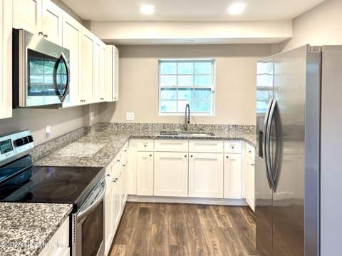 7018 Bonnie Brae Lane, Jacksonville FL - photo 6 of 16