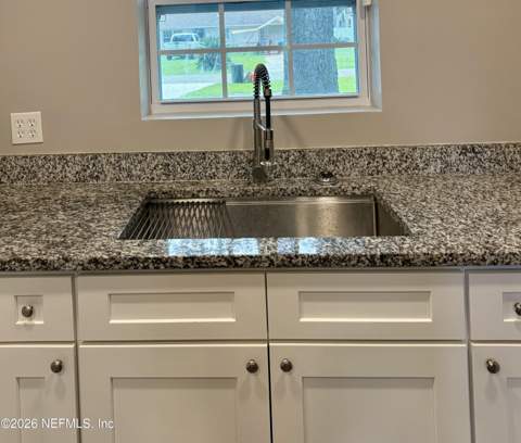 7018 Bonnie Brae Lane, Jacksonville FL - photo 8 of 16