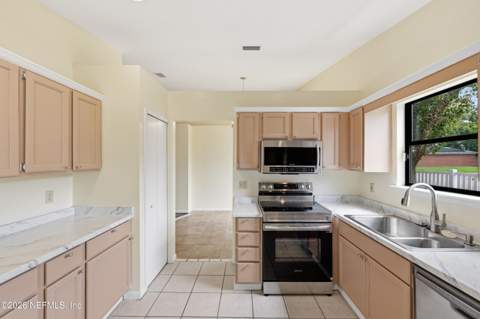 7406 Sweet Rose Lane, Jacksonville FL - photo 10 of 27
