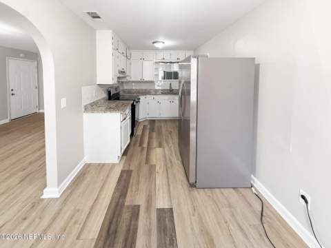 5359 Lexington Avenue, Jacksonville FL - photo 13 of 34