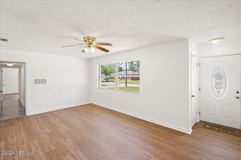 3 bedroom Single Family Residence at 2125 W Lou Drive, San Souci Terrace, Jacksonville — photo 5