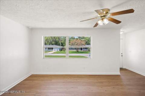 2125 W Lou Drive, Jacksonville FL - photo 6 of 57