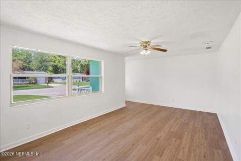 2125 W Lou Drive, Jacksonville FL - photo 7 of 57