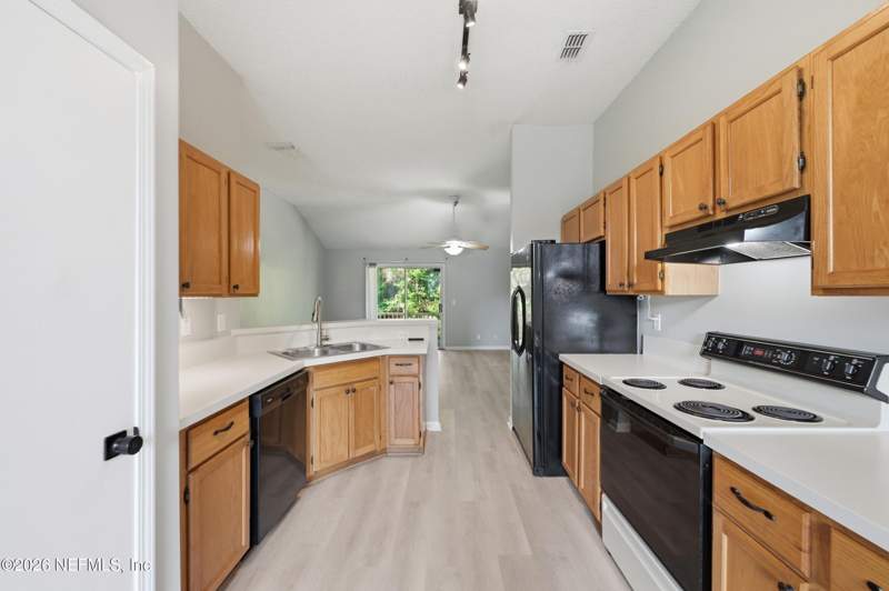 3 bedroom Single Family Residence at 1712 Chandelier Circle, Crystal Ridge, Jacksonville — photo 3