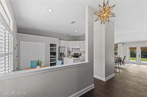 4666 Kernan Mill Lane, Jacksonville FL - photo 7 of 51