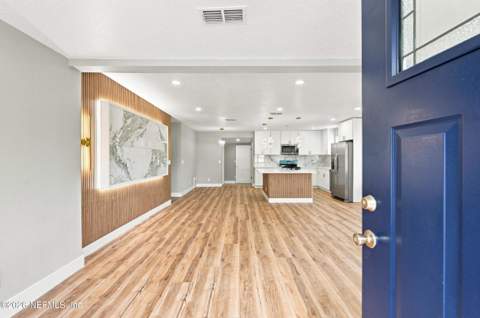 255 W 66th Street, Jacksonville FL - photo 6 of 40