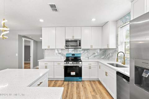 255 W 66th Street, Jacksonville FL - photo 13 of 40