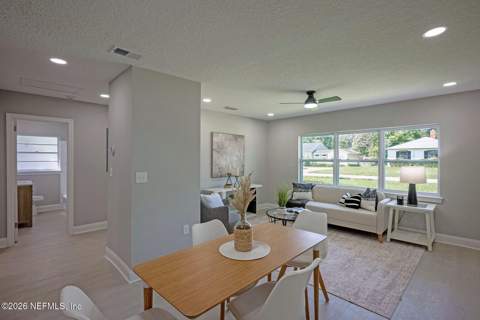 455 Laurina Street, Jacksonville FL - photo 7 of 32