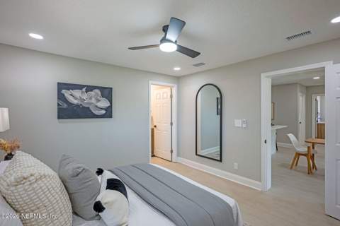 455 Laurina Street, Jacksonville FL - photo 10 of 32