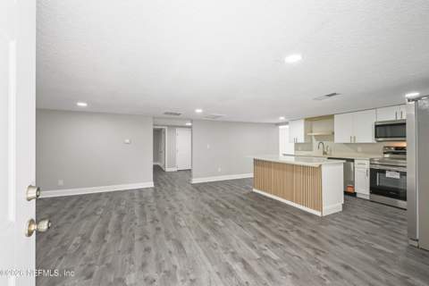 5545 Chenango Boulevard, Jacksonville FL - photo 9 of 32