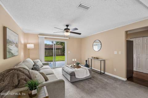8364 Pointer Drive, Jacksonville FL - photo 10 of 37