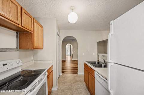 11608 Hickory Oak Drive, Jacksonville FL - photo 13 of 38