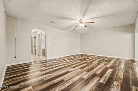 11608 Hickory Oak Drive, Jacksonville FL - photo 7 of 38