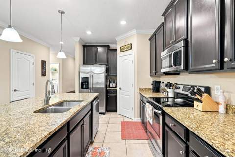 7281 Claremont Creek Drive, Jacksonville FL - photo 9 of 28