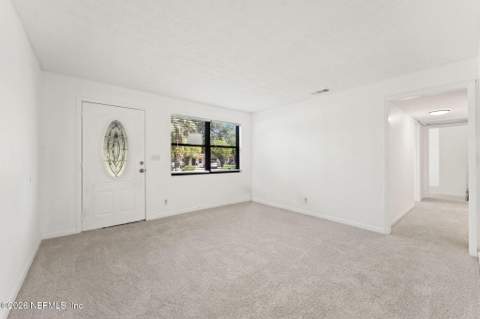 9239 Castle Boulevard, Jacksonville FL - photo 6 of 22