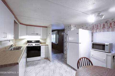 154 Tennessee Avenue, Crescent City FL - photo 8 of 28