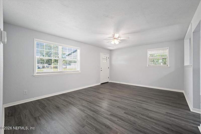 3 bedroom Single Family Residence at 6529 Bo Peep Drive, Cedar Hill Estates, Jacksonville — photo 4