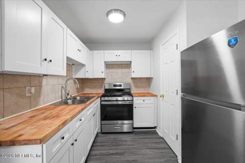 6529 Bo Peep Drive, Jacksonville FL - photo 8 of 27