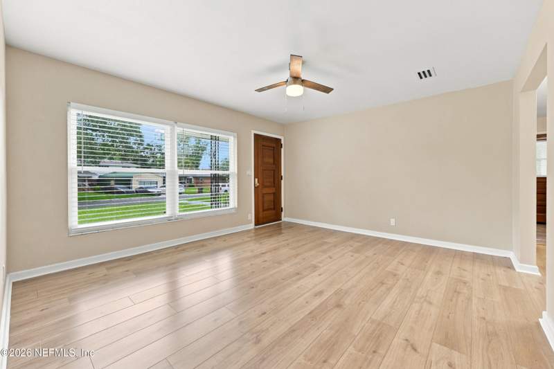 3 bedroom Single Family Residence at 5031 Romilly Drive, Oak Hill Terrace, Jacksonville — photo 4