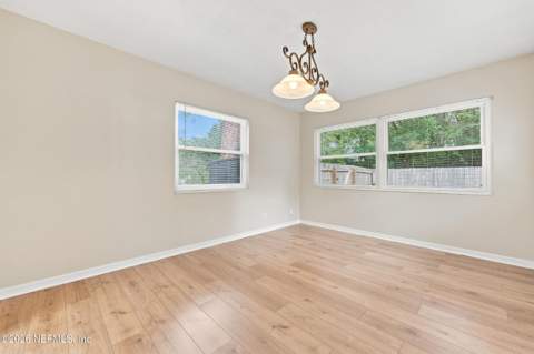 5031 Romilly Drive, Jacksonville FL - photo 12 of 36
