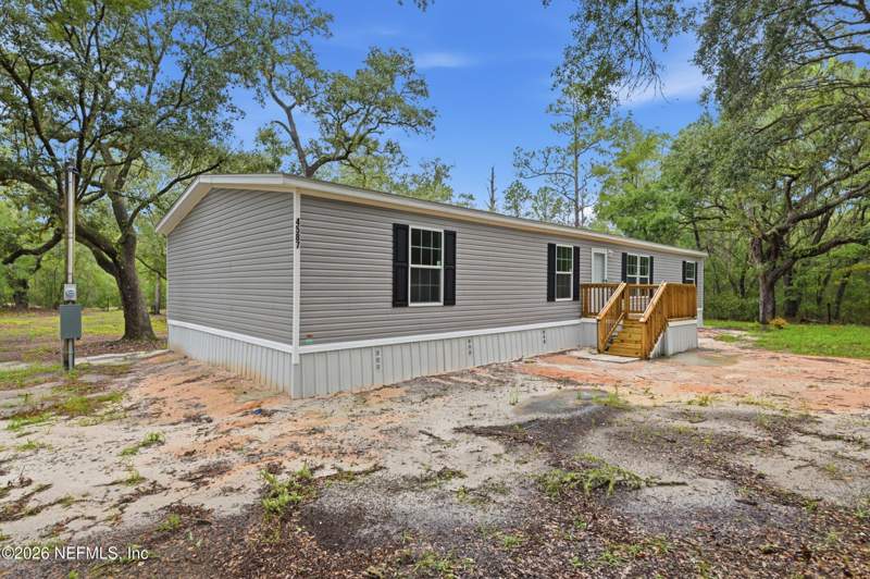 4 bedroom Mobile Home at 4587 Alan Lake Road, Alan Lake Estates, Keystone Heights — photo 3