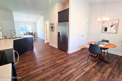 8094 Belsay Circle, Jacksonville FL - photo 9 of 16