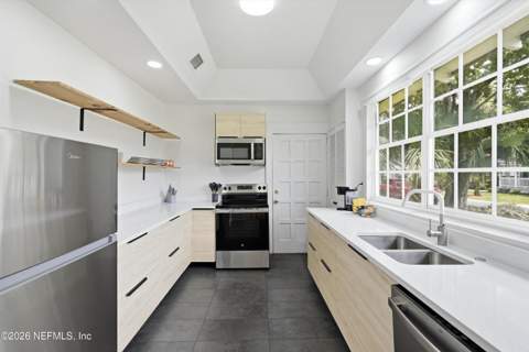 1630 Larue Avenue, Jacksonville FL - photo 9 of 43
