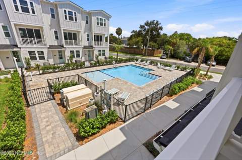 1027 N 1st Avenue, Jacksonville Beach FL - photo 14 of 38