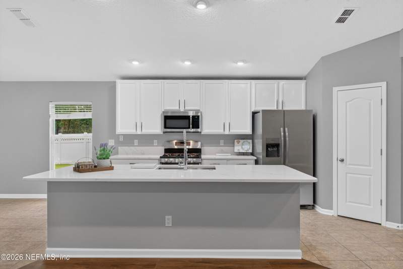 4 bedroom Single Family Residence at 706 Grampian Highlands Drive, Aberdeen, St. Johns — photo 4