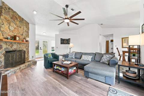 8420 Duskin Court, Jacksonville FL - photo 9 of 32
