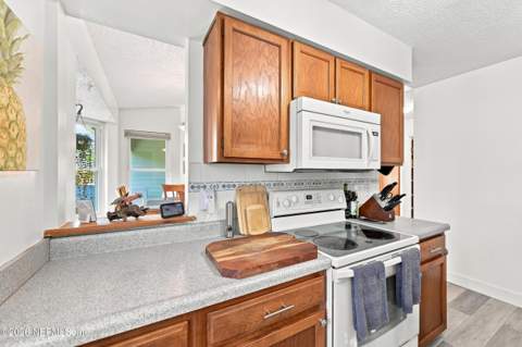 8420 Duskin Court, Jacksonville FL - photo 16 of 32