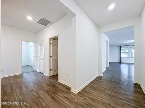 9756 Price Park Drive, Jacksonville FL - photo 9 of 48
