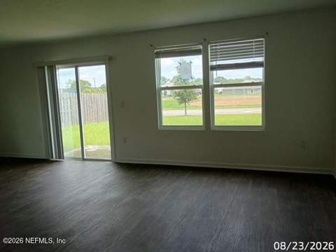 12087 Green Thicket Lane, Jacksonville FL - photo 7 of 9