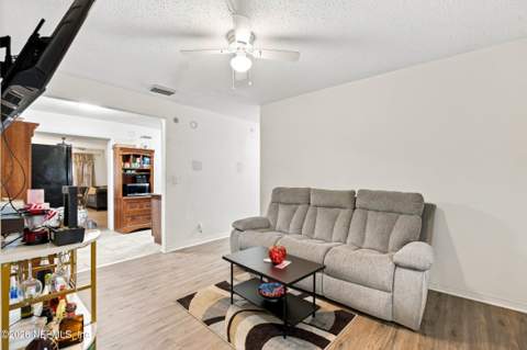 5613 Bree Road, Jacksonville FL - photo 6 of 26
