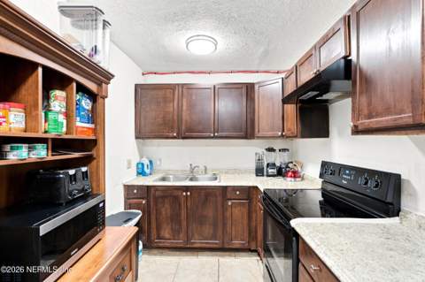 5613 Bree Road, Jacksonville FL - photo 9 of 26