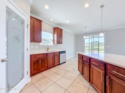 8106 Cape Fox Drive, Jacksonville FL - photo 9 of 55