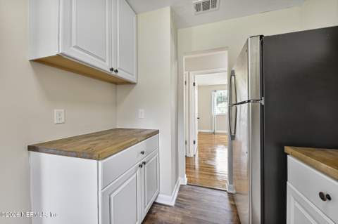 4803 Avent Drive, Jacksonville FL - photo 10 of 26