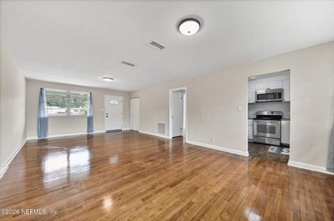 4803 Avent Drive, Jacksonville FL - photo 7 of 26