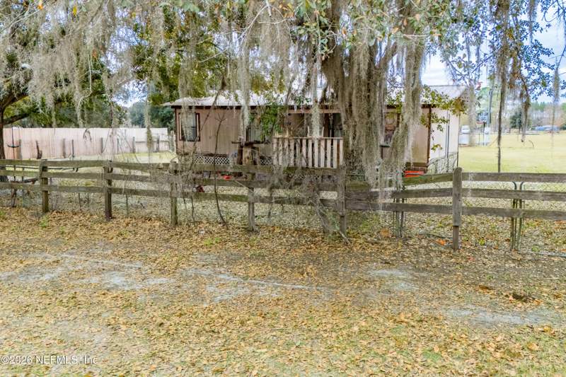 3 bedroom Manufactured Home at 10427 SW 113th Avenue, Riverbend, Brooker — photo 2