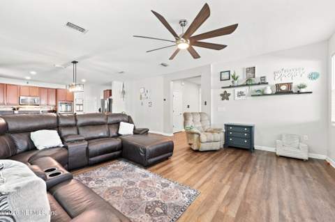 567 Worcester Court, Jacksonville FL - photo 8 of 44