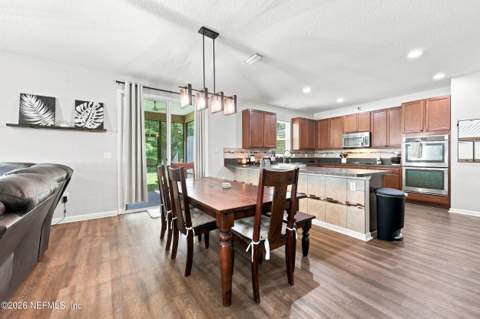567 Worcester Court, Jacksonville FL - photo 10 of 44