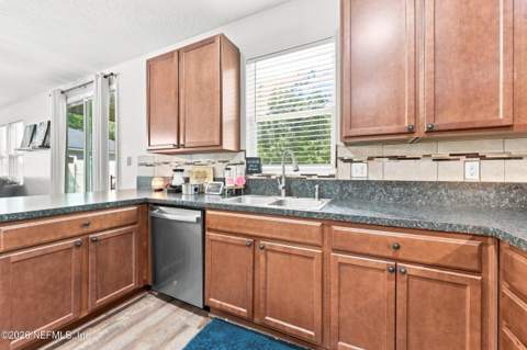 567 Worcester Court, Jacksonville FL - photo 16 of 44