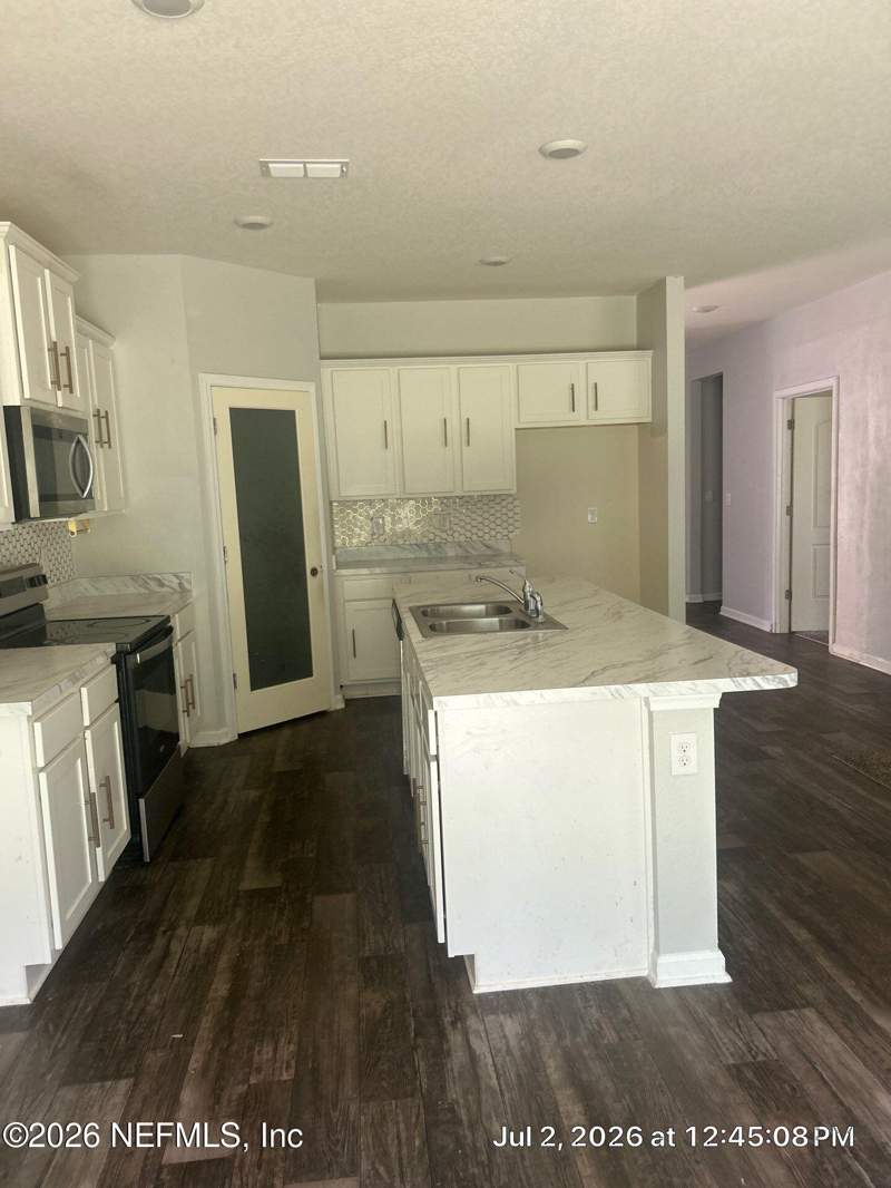 4 bedroom Single Family Residence at 15703 Strawberry Roan Court, Winchester Ridge, Jacksonville — photo 3